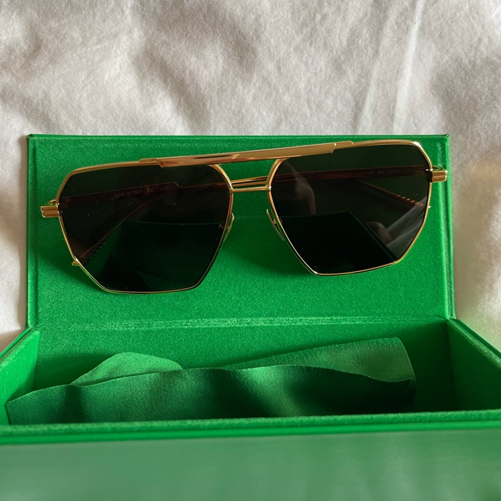 Bottega Veneta angular pilot aviator sunglasses